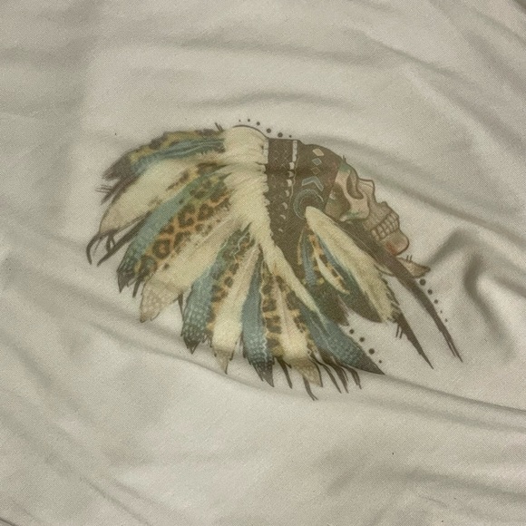 3️⃣/$15! Skull w/ head dress shirt - Picture 2 of 3